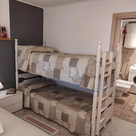 Apartman Vezio Hill House *